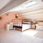 Barbarossa House With Parking Apartmán *