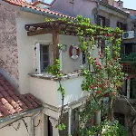 Apartmán Barbarossa House With Parking