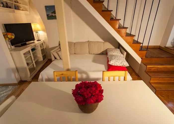 Barbarossa House With Parking Cres