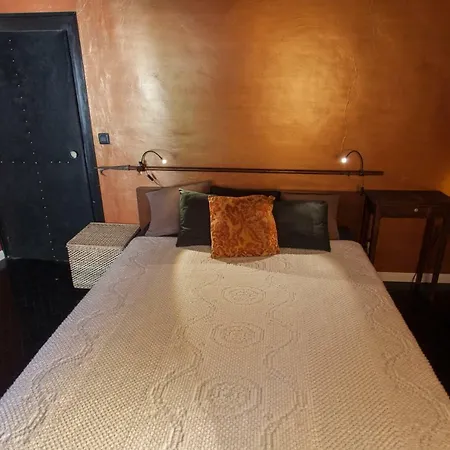 Barbarossa House With Parking Apartman