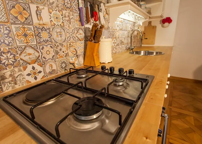 Barbarossa House With Parking Apartment Cres