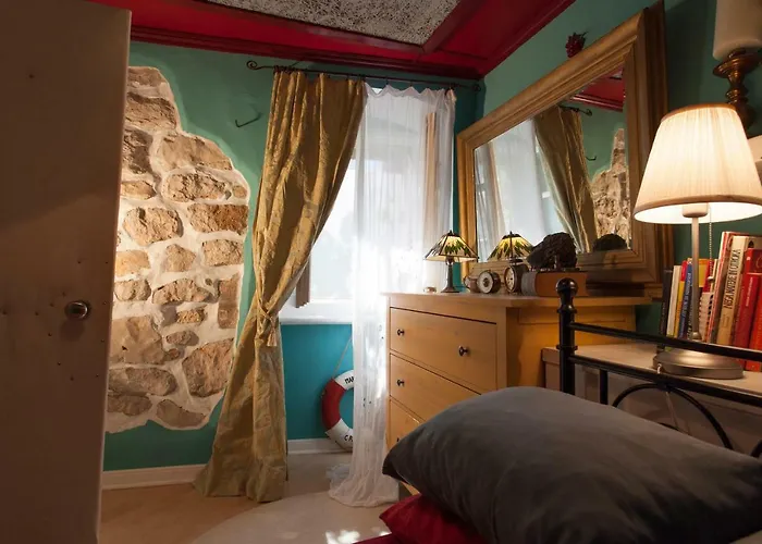 Barbarossa House With Parking Apartment Cres